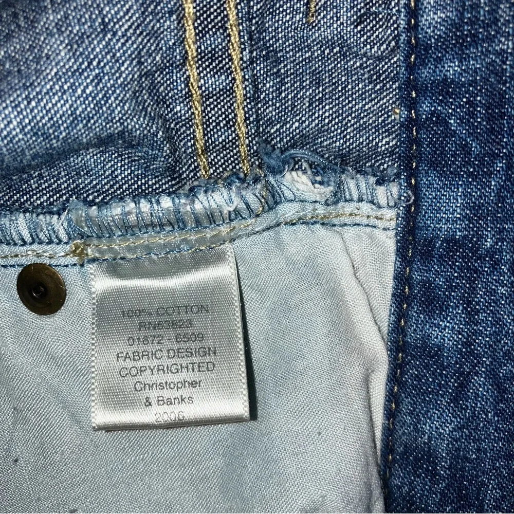 So Cool Christopher & Banks Flower Embroidered Blue Jeans Size 12 Boho - Picture 8 of 8